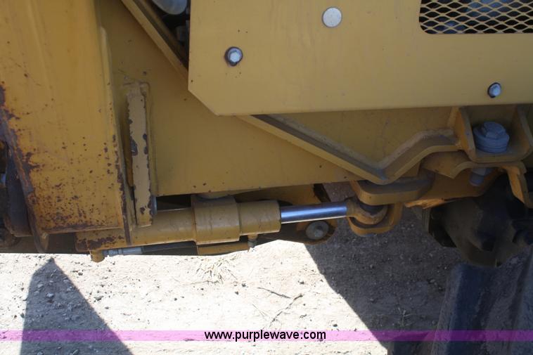 image for item F2747 Vermeer V8550A cable plow