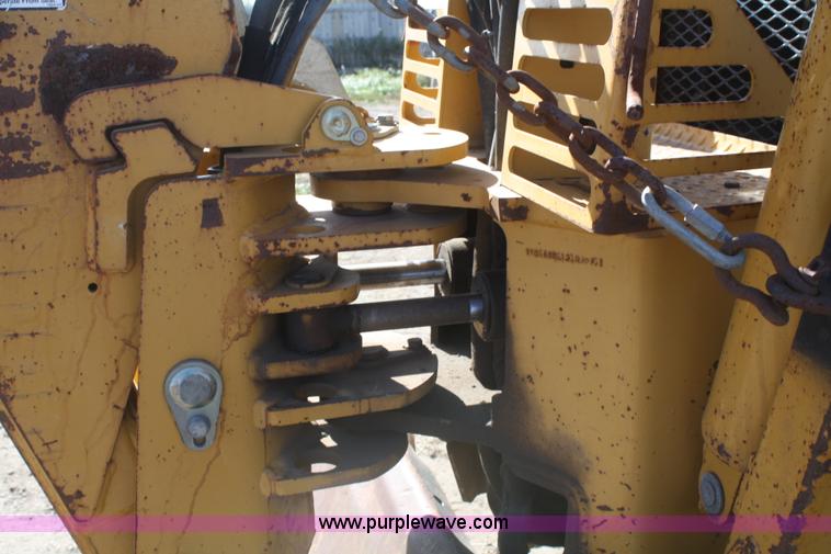 image for item F2747 Vermeer V8550A cable plow