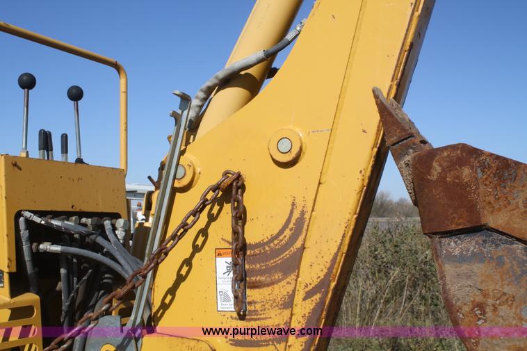 image for item F2747 Vermeer V8550A cable plow