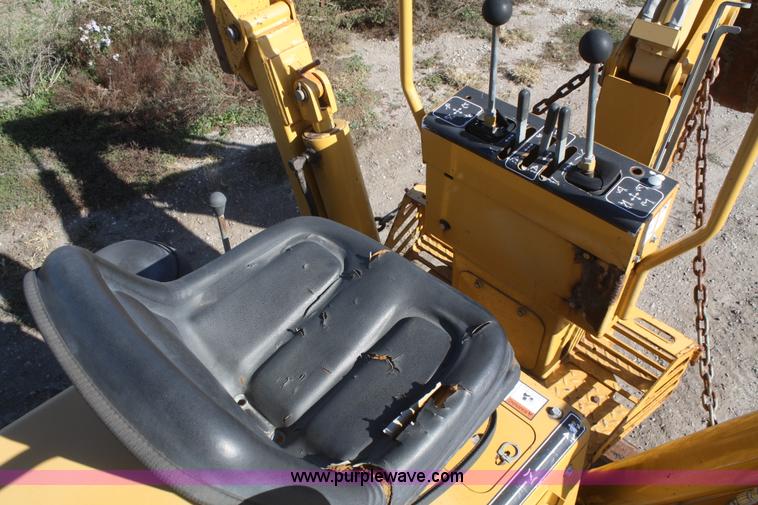 image for item F2747 Vermeer V8550A cable plow