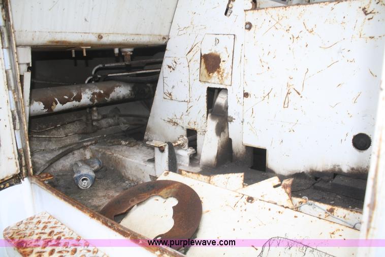 image for item F2749 Elgin White Whirlwind T street sweeper