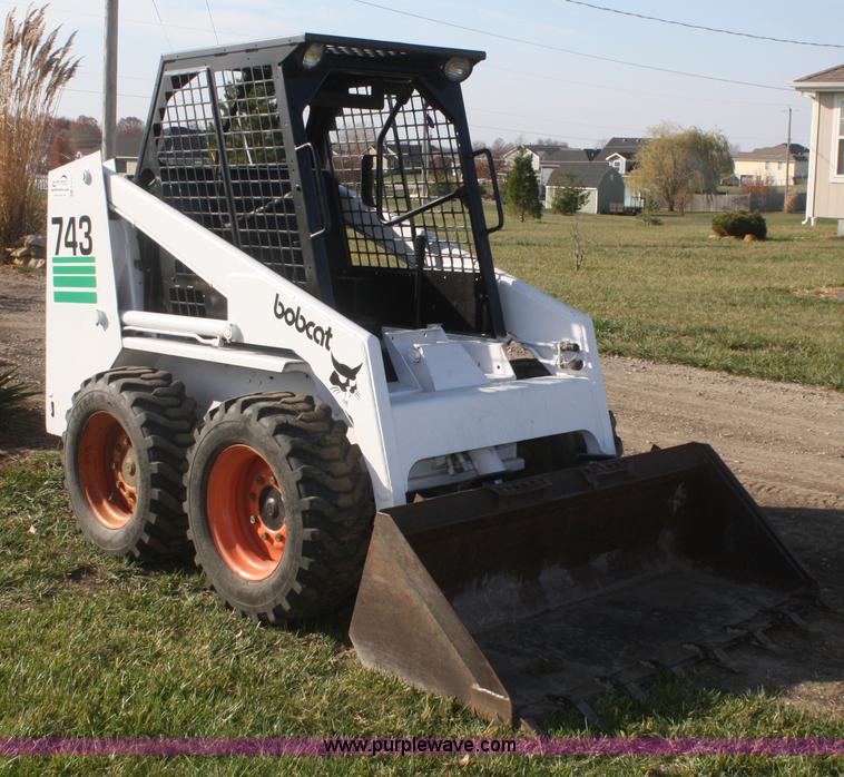 image for item F2757 1992 Bobcat 743B skid steer