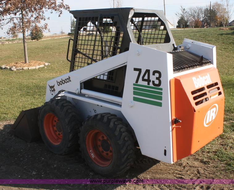 image for item F2757 1992 Bobcat 743B skid steer