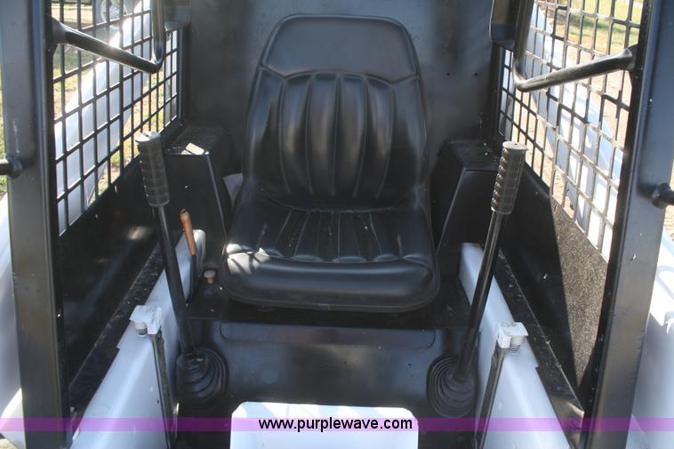 image for item F2757 1992 Bobcat 743B skid steer