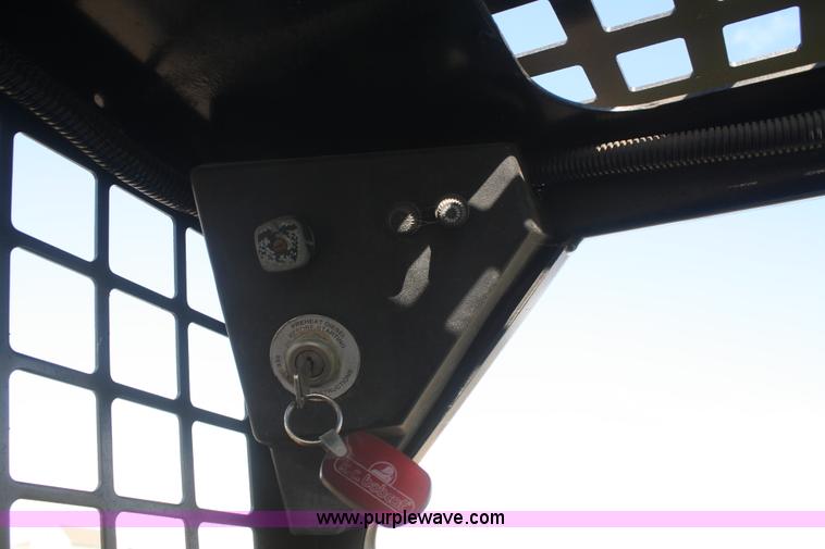 image for item F2757 1992 Bobcat 743B skid steer