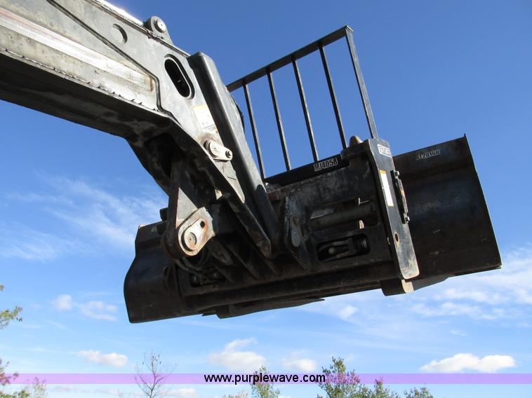 image for item F4013 2004 John Deere 3800  articulated telehandler