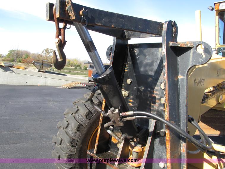 image for item F4016 1994 Champion 720A Series III articulated motor grader