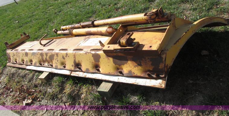 image for item F4016 1994 Champion 720A Series III articulated motor grader