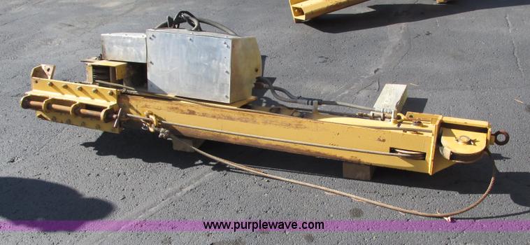 image for item F4016 1994 Champion 720A Series III articulated motor grader