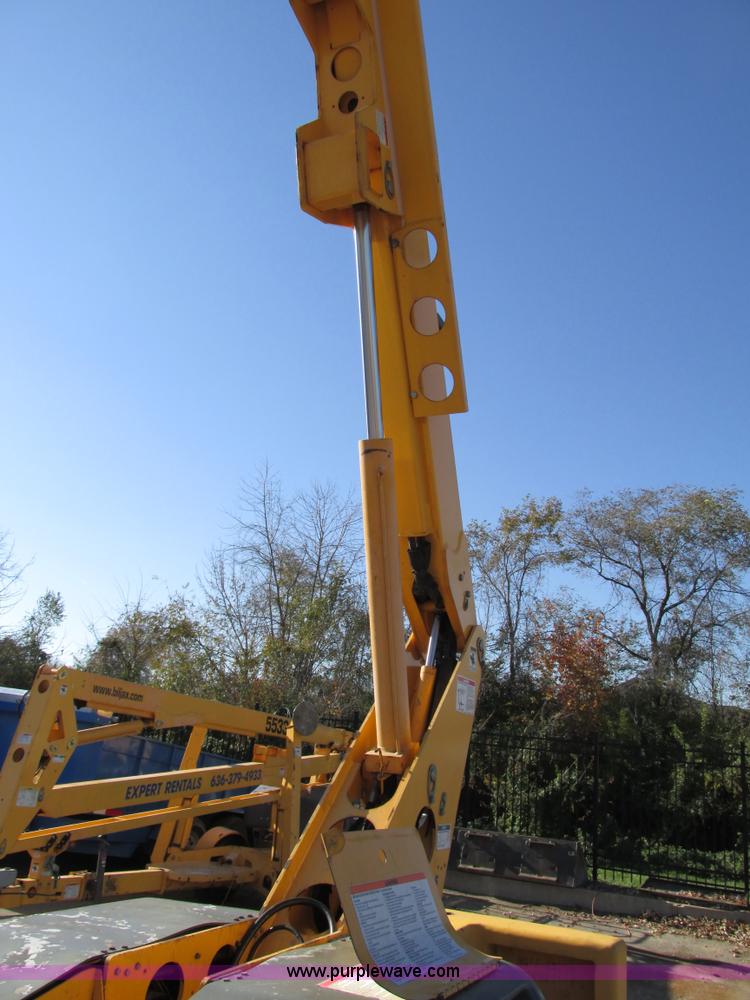 image for item F4029 2007 Bil-jax 3632T pull behind man lift