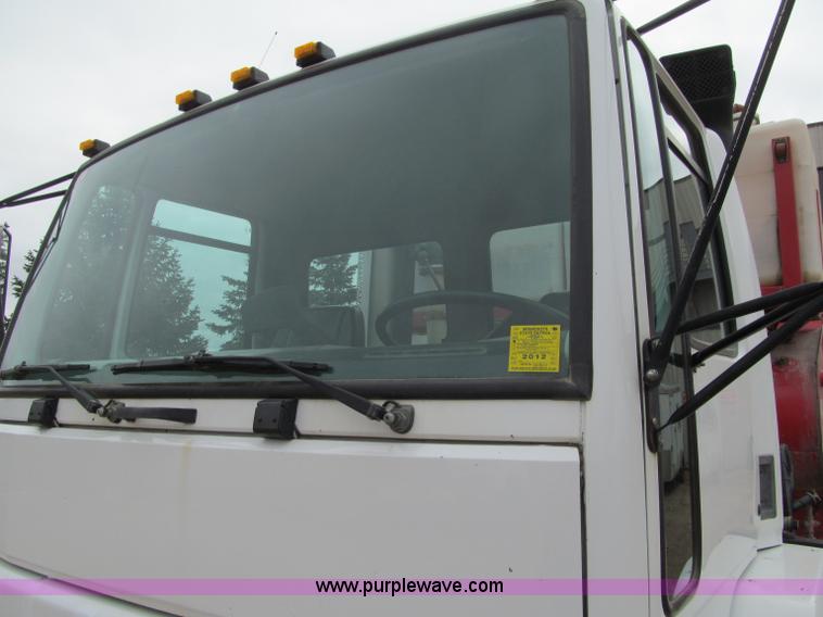 image for item F5552 2003 Sterling SC8000 sweeper/vacuum truck