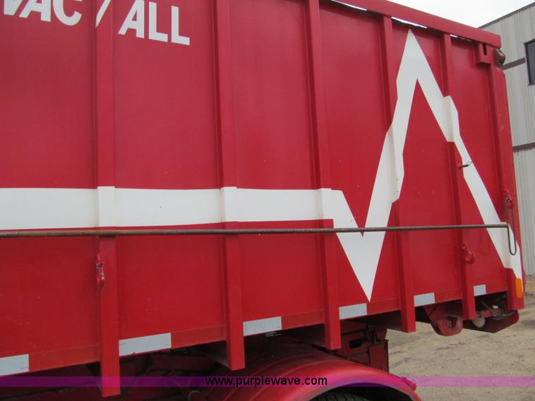 image for item F5552 2003 Sterling SC8000 sweeper/vacuum truck