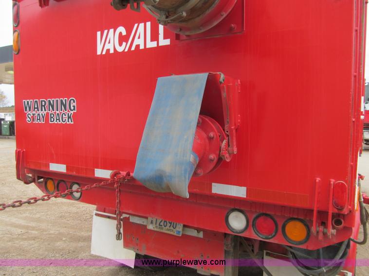 image for item F5552 2003 Sterling SC8000 sweeper/vacuum truck