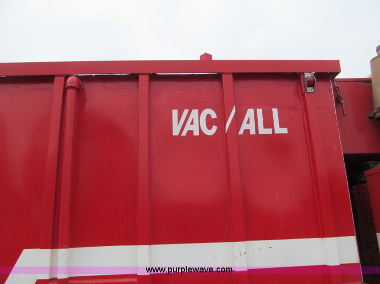 image for item F5552 2003 Sterling SC8000 sweeper/vacuum truck