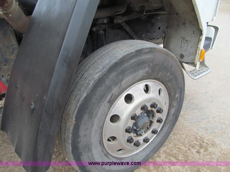 image for item F5552 2003 Sterling SC8000 sweeper/vacuum truck