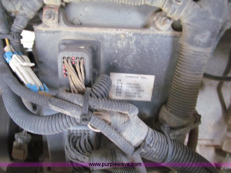 image for item F5552 2003 Sterling SC8000 sweeper/vacuum truck