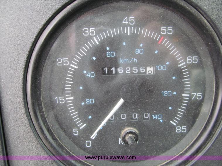 image for item F5552 2003 Sterling SC8000 sweeper/vacuum truck