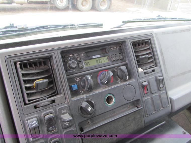 image for item F5552 2003 Sterling SC8000 sweeper/vacuum truck