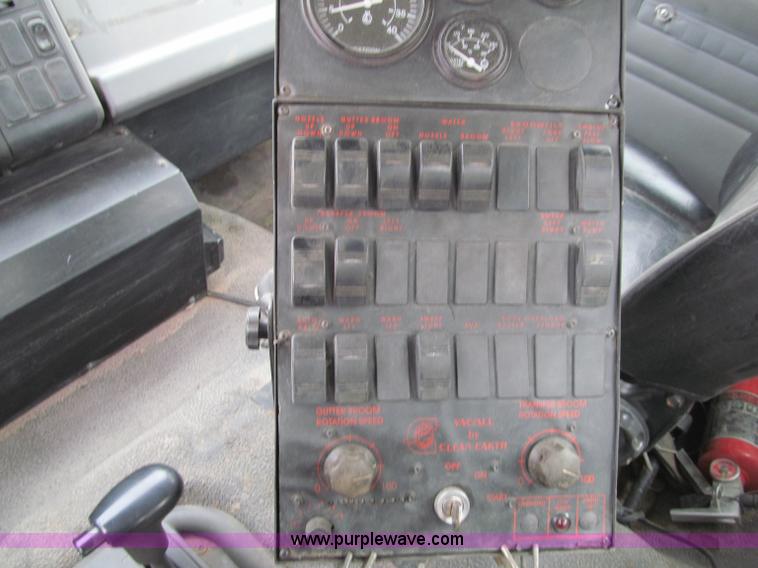 image for item F5552 2003 Sterling SC8000 sweeper/vacuum truck