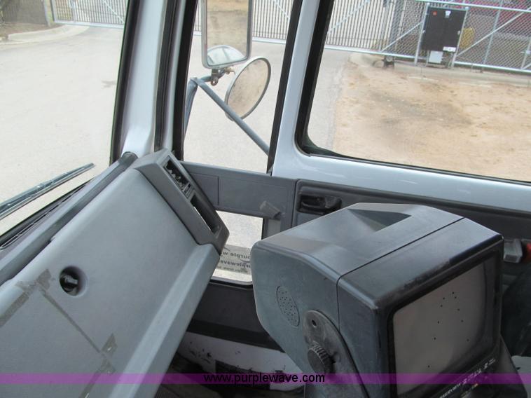 image for item F5552 2003 Sterling SC8000 sweeper/vacuum truck