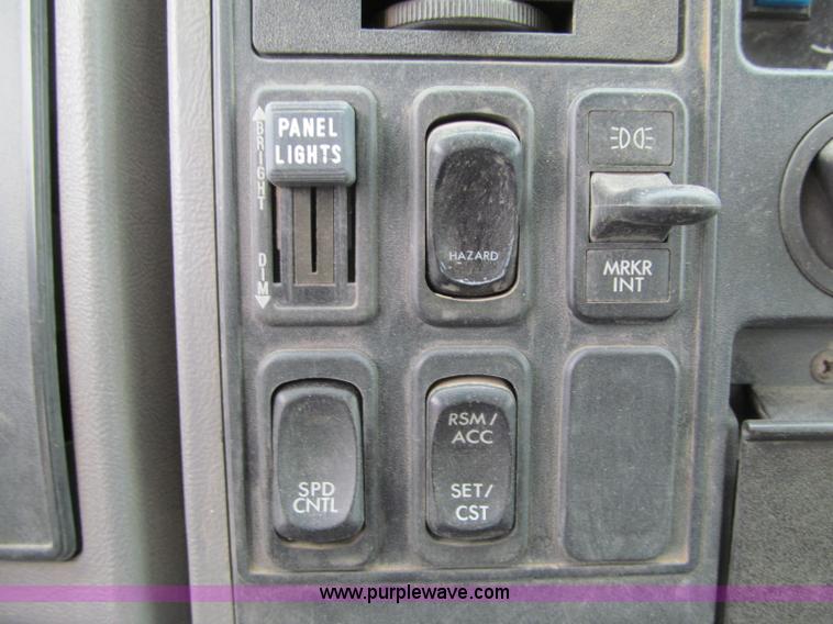 image for item F5552 2003 Sterling SC8000 sweeper/vacuum truck