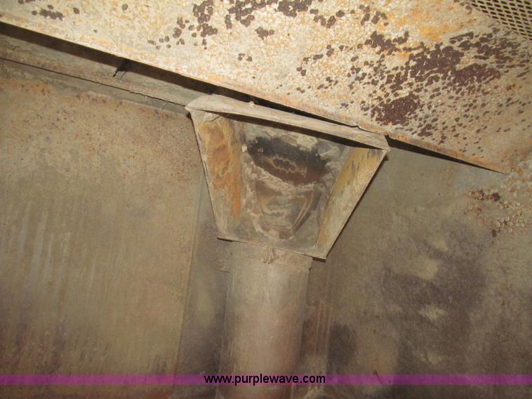 image for item F5552 2003 Sterling SC8000 sweeper/vacuum truck