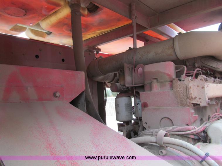 image for item F5552 2003 Sterling SC8000 sweeper/vacuum truck