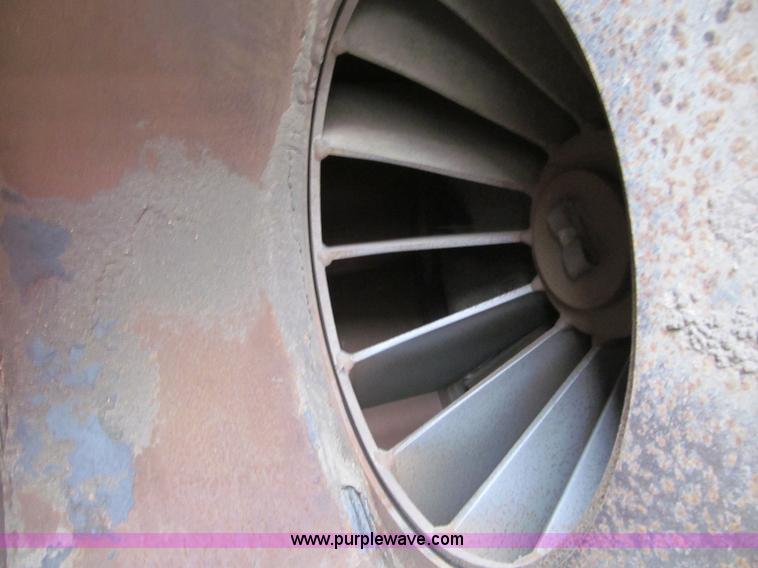 image for item F5552 2003 Sterling SC8000 sweeper/vacuum truck