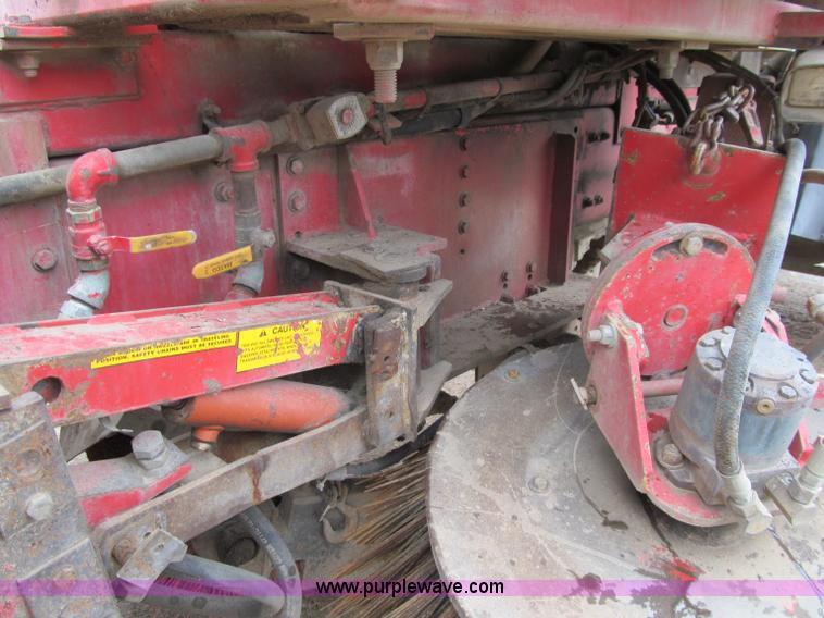 image for item F5552 2003 Sterling SC8000 sweeper/vacuum truck