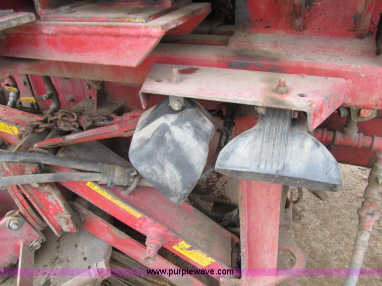 image for item F5552 2003 Sterling SC8000 sweeper/vacuum truck