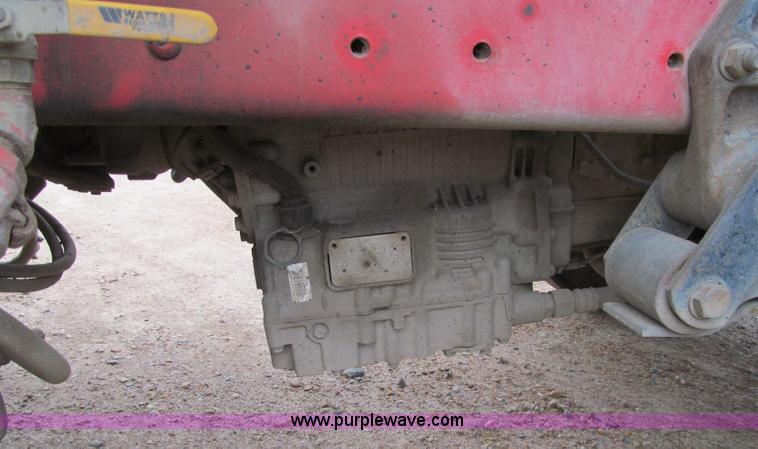 image for item F5552 2003 Sterling SC8000 sweeper/vacuum truck