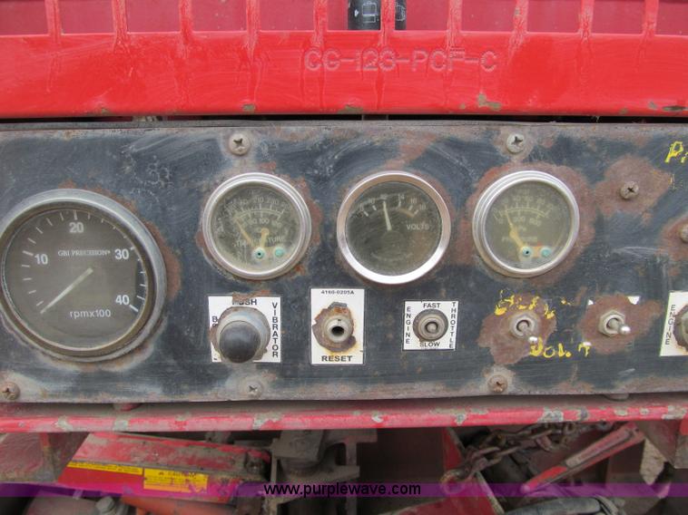 image for item F5552 2003 Sterling SC8000 sweeper/vacuum truck