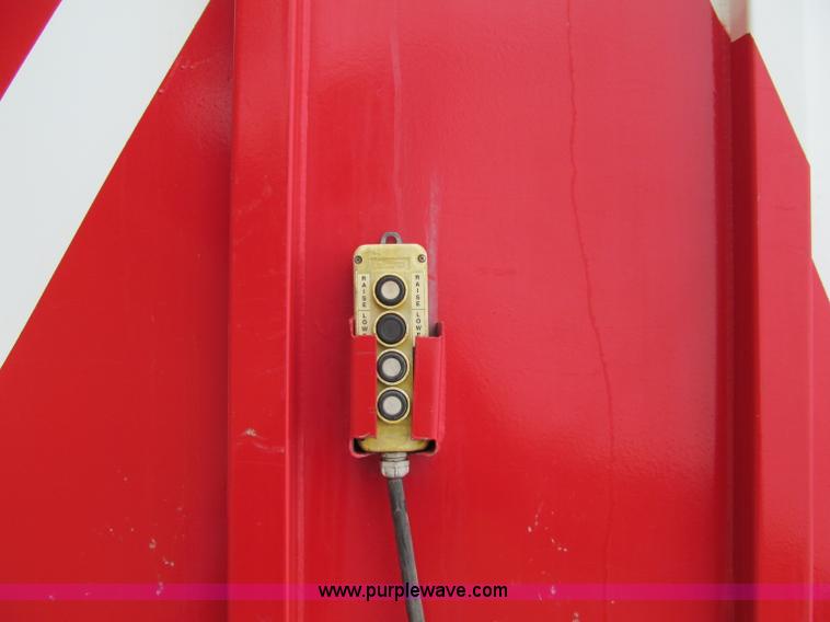 image for item F5552 2003 Sterling SC8000 sweeper/vacuum truck