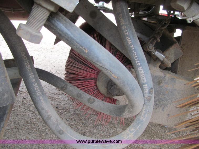 image for item F5552 2003 Sterling SC8000 sweeper/vacuum truck