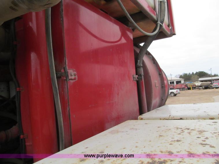 image for item F5552 2003 Sterling SC8000 sweeper/vacuum truck