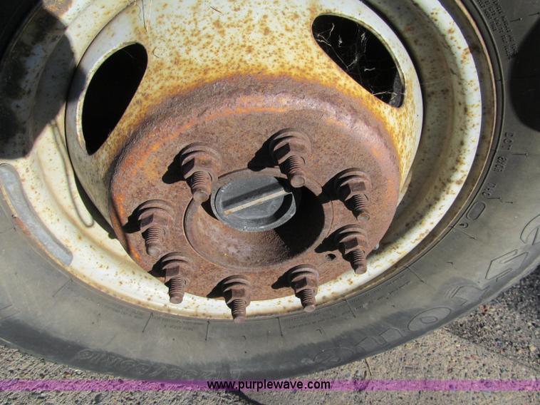 image for item F5555 2001 Ford F350 XL Super Duty service truck