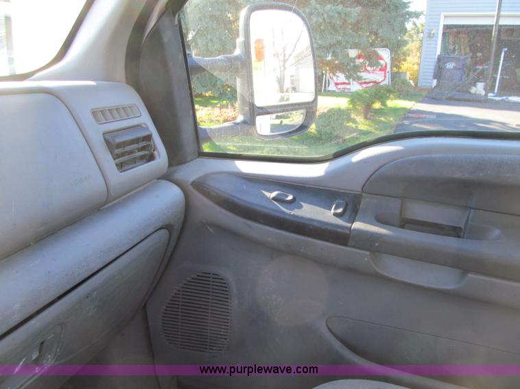 image for item F5555 2001 Ford F350 XL Super Duty service truck