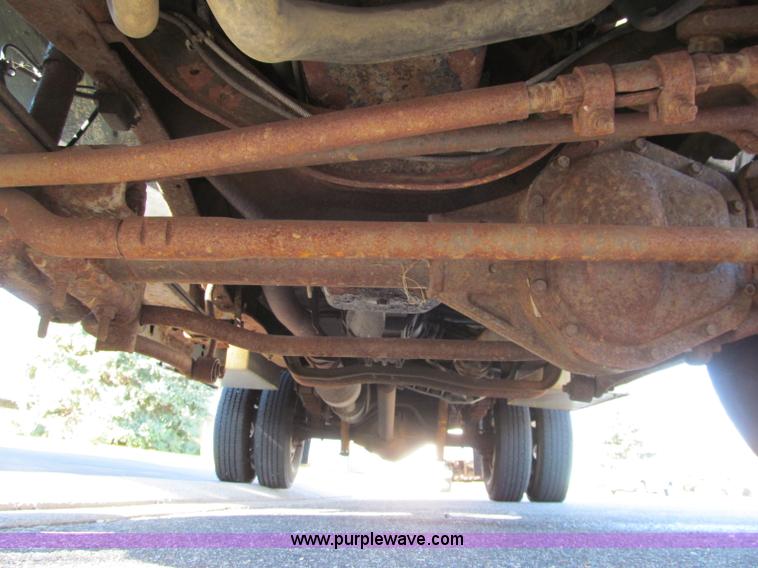 image for item F5555 2001 Ford F350 XL Super Duty service truck