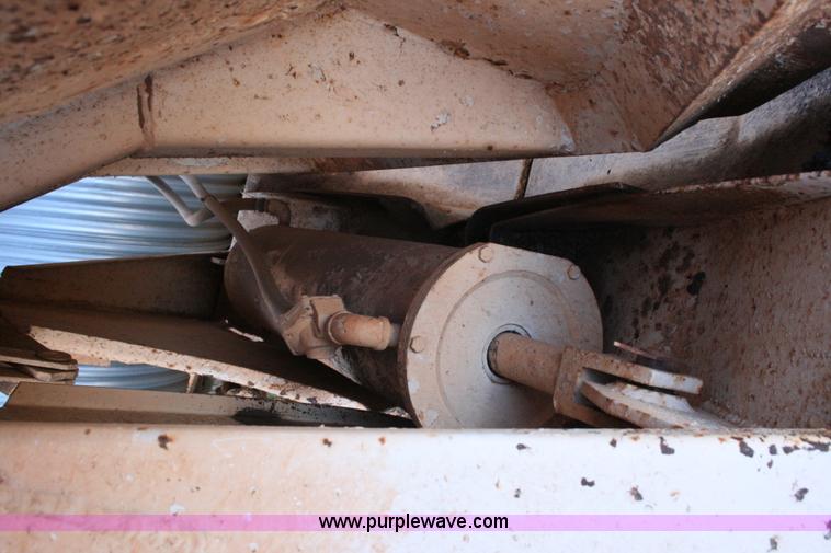 image for item G5541 1982 Fruehauf belly dump trailer