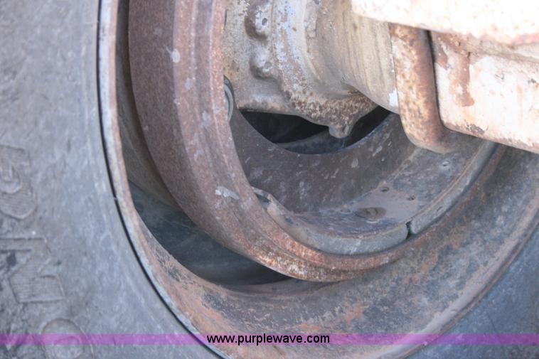 image for item G5541 1982 Fruehauf belly dump trailer