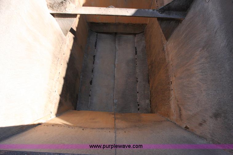 image for item G5541 1982 Fruehauf belly dump trailer