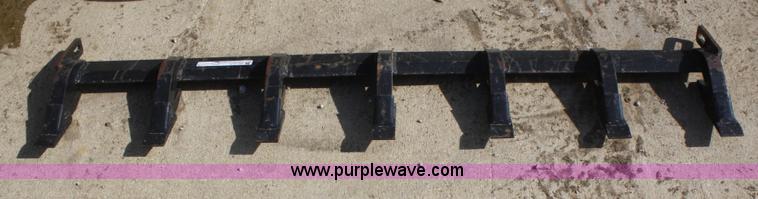 image for item U9703 Bucket tooth bar