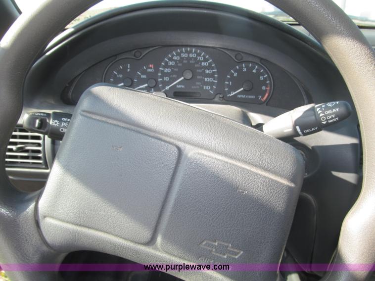 image for item B5276 2002 Chevrolet Cavalier