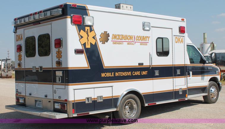 image for item C2711 2006 Ford Medtec E450 ambulance