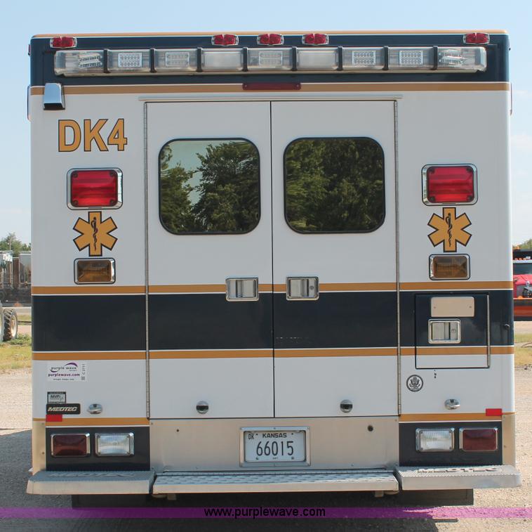image for item C2711 2006 Ford Medtec E450 ambulance