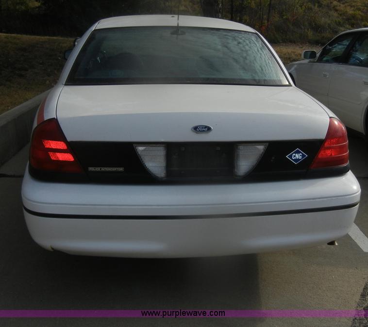 image for item D4642 2000 Ford Crown Victoria Police Interceptor