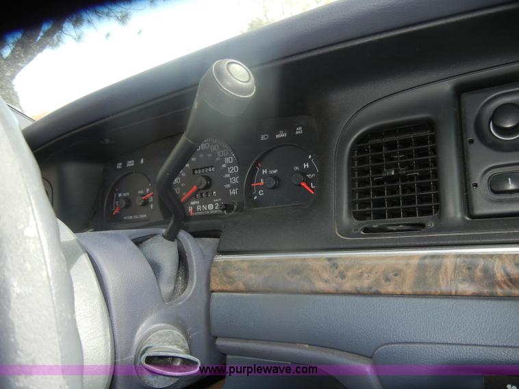image for item D4642 2000 Ford Crown Victoria Police Interceptor