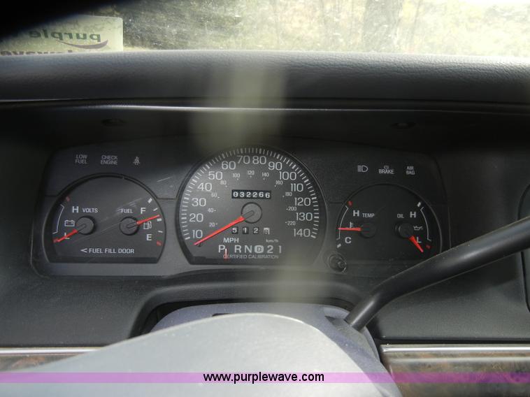 image for item D4642 2000 Ford Crown Victoria Police Interceptor