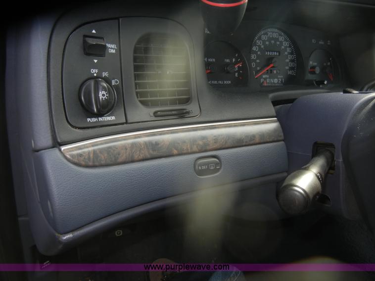 image for item D4642 2000 Ford Crown Victoria Police Interceptor