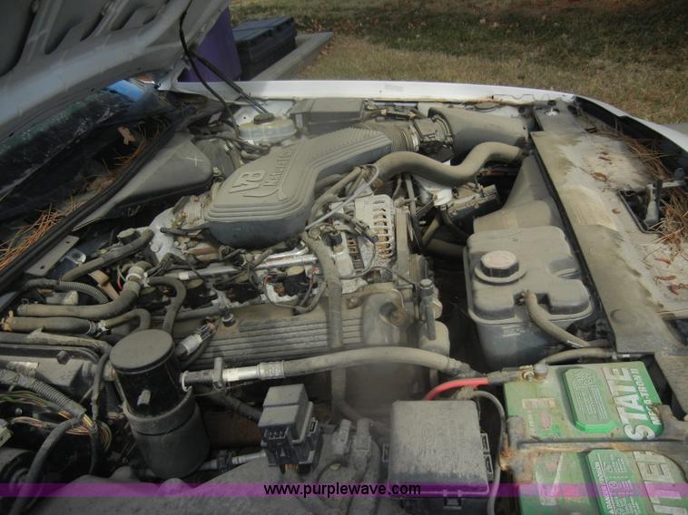 image for item D4642 2000 Ford Crown Victoria Police Interceptor